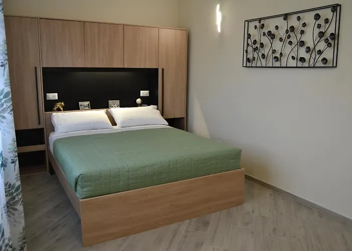And Blue - Metro C, Free Parking And Wifi Apartment