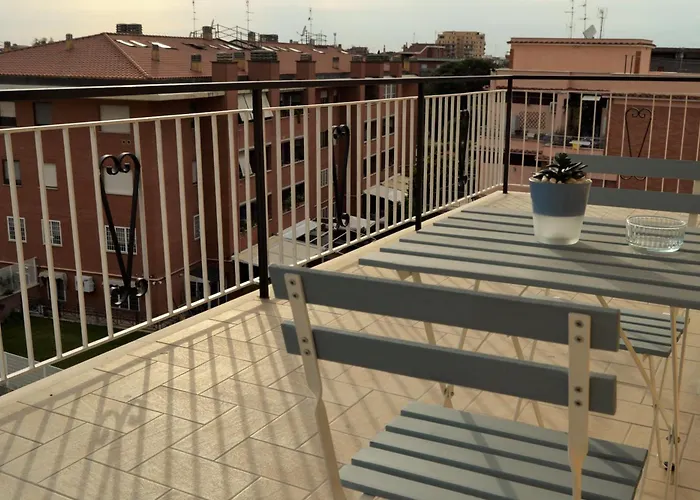 And Blue - Metro C, Free Parking And Wifi Apartment