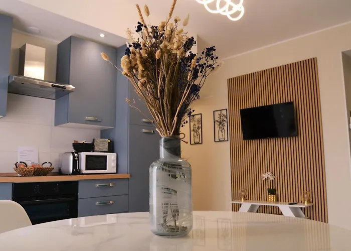 Apartment And Blue - Metro C, Free Parking And Wifi