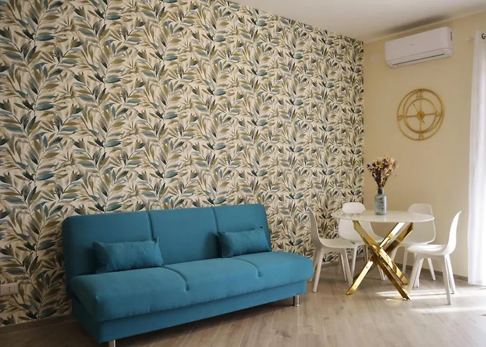 And Blue - Metro C, Free Parking And Wifi Apartment