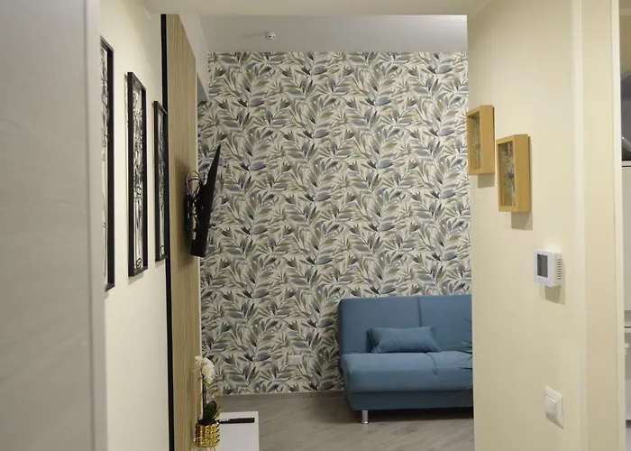 And Blue - Metro C, Free Parking And Wifi Apartment